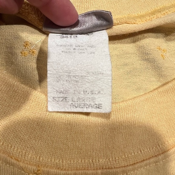 VGT French Navy Made In USA Size Large Yellow Floral Embroidered Short Sleeve - Picture 5 of 5